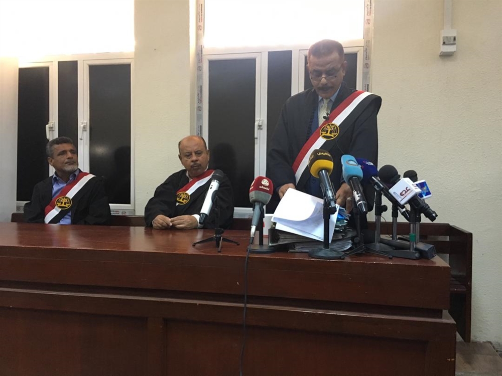 عدن: "الجزائية المتخصصة" تعقد أولى جلسات محاكمة 32 من قادة الانقلاب على الشرعية