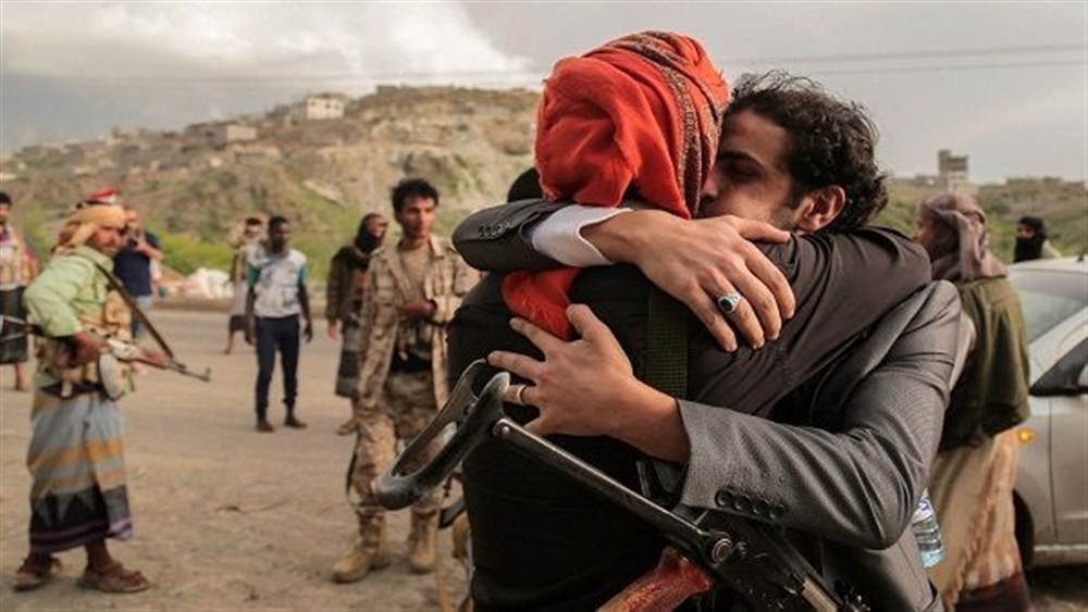 الحوثيون يعلنون نجاح عمليتي تبادل للأسرى مع الجيش