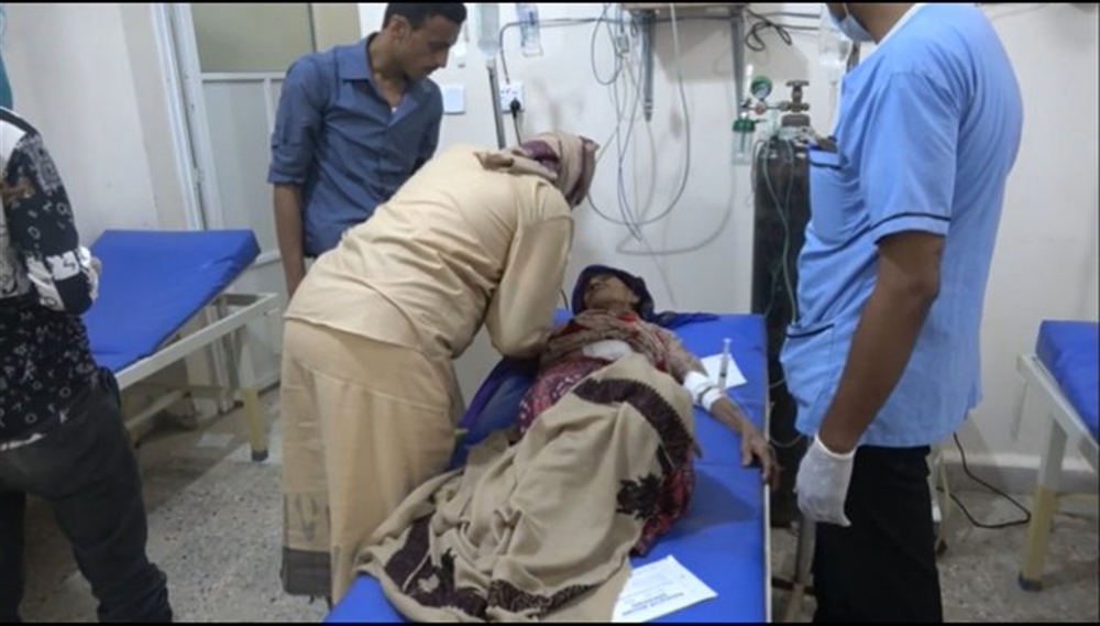 إصابة امرأة إثر قصف حوثي على الأحياء السكنية بالحديدة