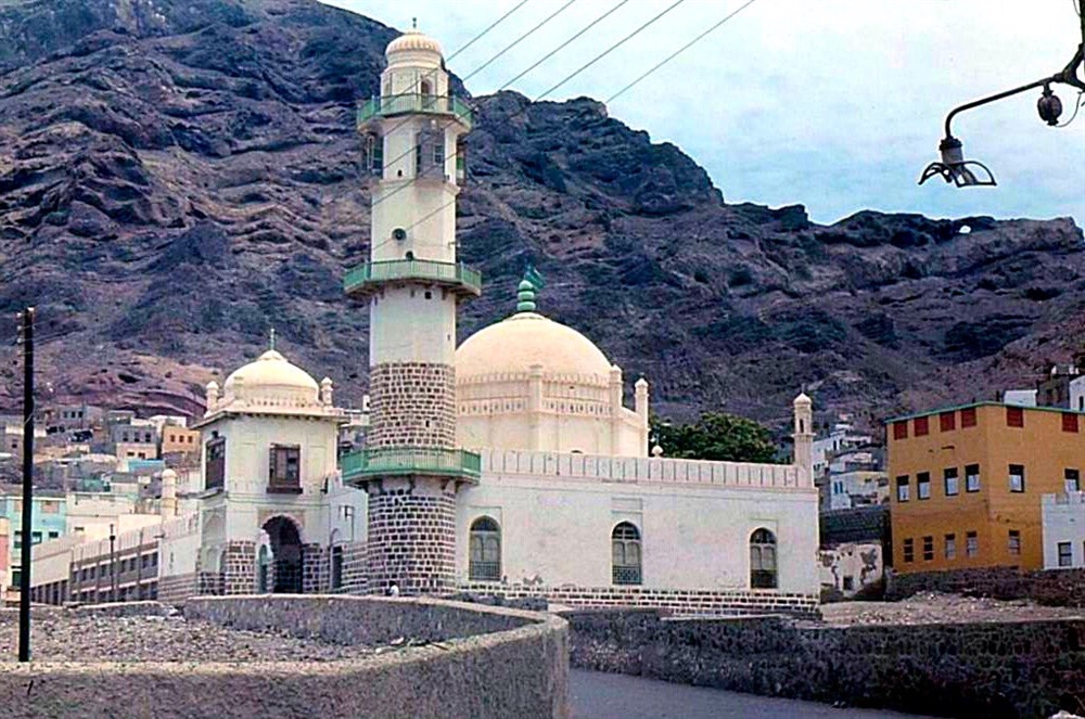 الأوقاف اليمنية تؤكد الاستمرار في إغلاق المساجد خوفا من كورونا