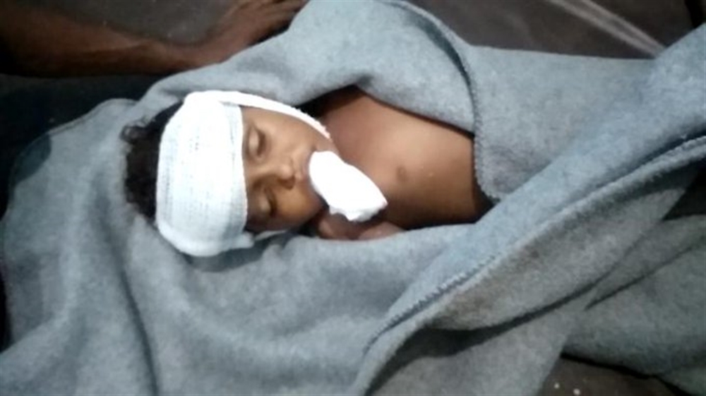 مقتل طفل وامرأة وإصابة أخر جراء قصف الحوثيين على حي سكني بالحديدة