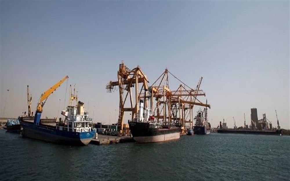 الحكومة تعلن المواقفة على دخول 4 سفن نفطية إلى ميناء الحديدة (بيان)
