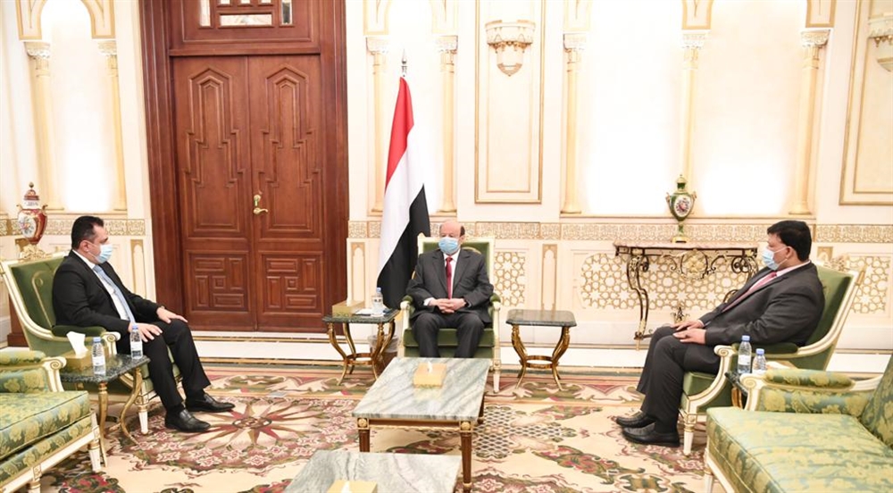 هادي يلتقي رئيس الوزراء المُكلّف والأخير يؤكد المضي في إنهاء الانقلاب