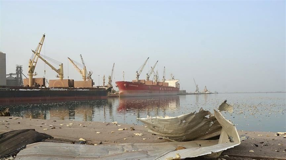 اتهمت التحالف باحتجاز 16 سفينة نفطية ...مليشيا الحوثي تعلن وصول ناقلة نفط الى ميناء الحديدة
