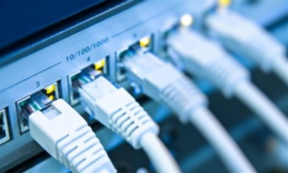 مؤسسة الاتصالات الحوثية تعلن خروج 65 بالمائة من سعات الإنترنت