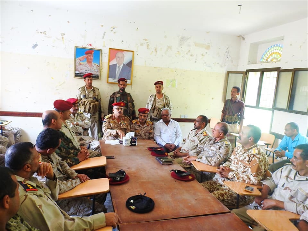 لجنة عسكرية تشرف على عملية استلام اللواء 35 مدرع ومسلحون يرفضون تسليم جبل بيحان
