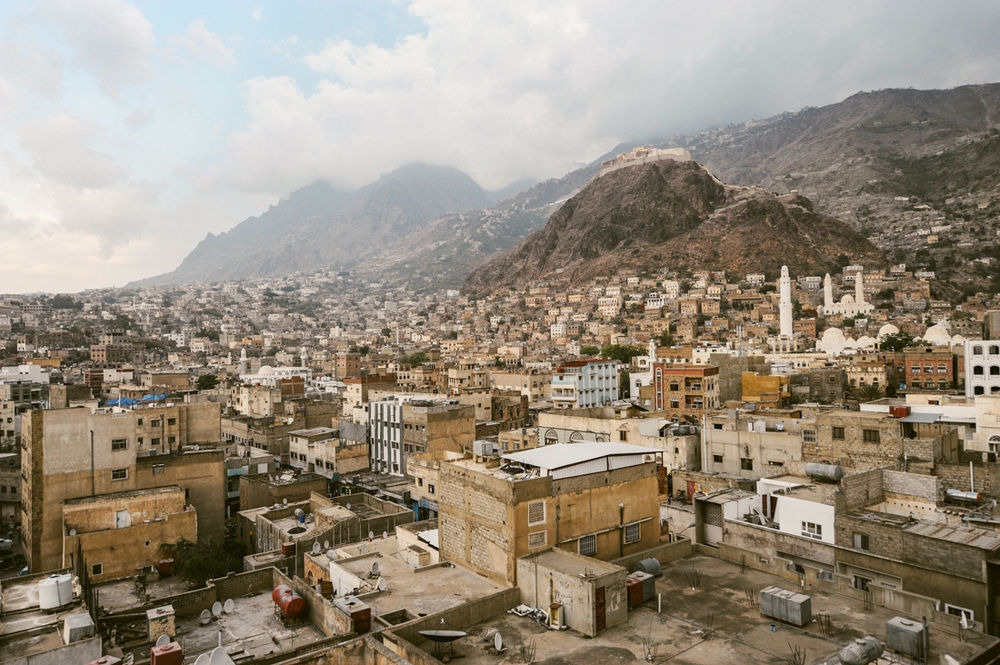 مرصد حقوقي: 130 طفلًا قتلوا برصاص قناصة الحوثيين في تعز