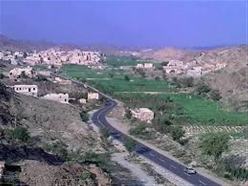 البيضاء : مليشيا الحوثي تشن قصفا عنيفا على قرى بالزاهر واصابة مدنيين