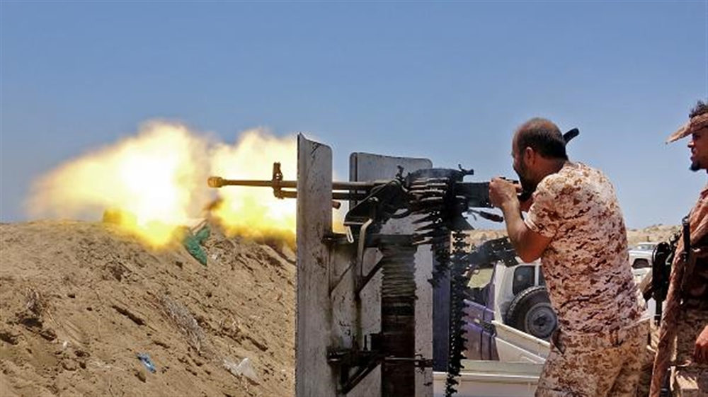 أبين.. مقتل ضابط وجندي في قصف للانتقالي استهدف مواقع القوات الحكومية