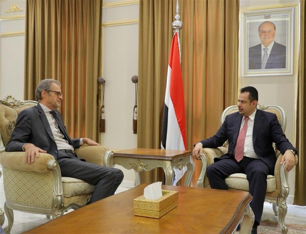 من دون التطرق إلى إعادة تصدير الغاز..عبدالملك يلتقي سفير فرنسا لدى اليمن في الرياض