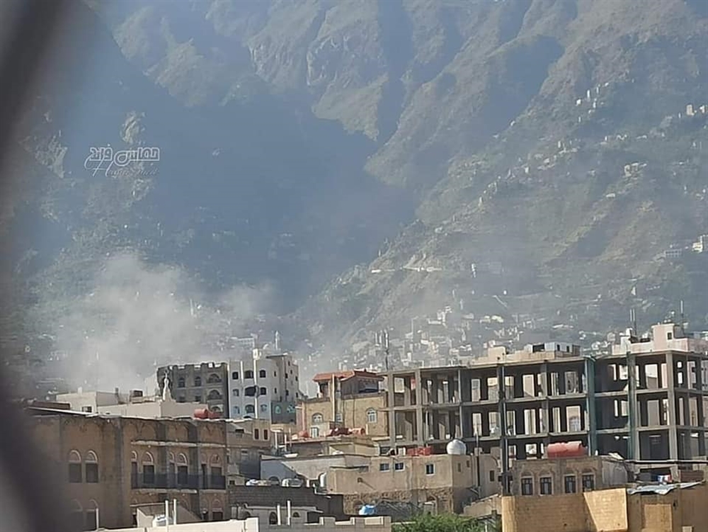قصف حوثي عنيف على مدينة تعز مع أول يوم للعام الدراسي (فيديو)