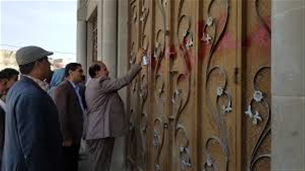 مليشيا الحوثي تقتحم وتغلق 27 منشأة تجارية في مدينة ذمار الشهر الماضي