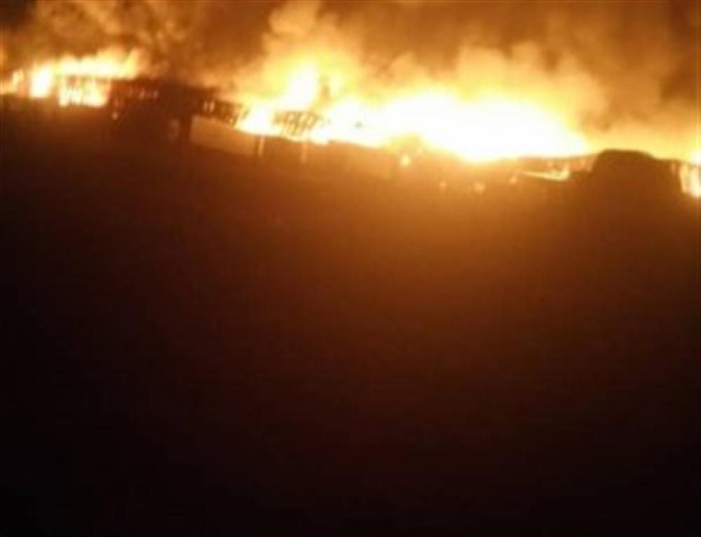 مليشيا الحوثي تدمر مصانع ومستودعات مجموعة إخوان ثابت نهائيا في مدخل مدينة الحديدة
