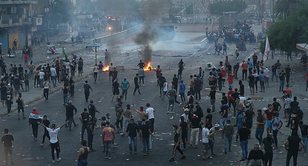 العراق: أنباء عن إصابة العشرات في اشتباكات بين قوات الأمن ومحتجين ببغداد