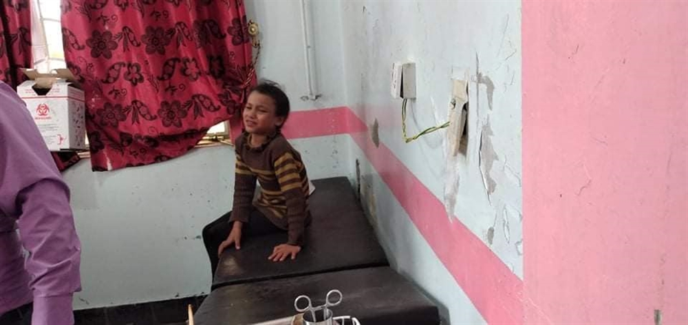 إصابة ثلاثة أطفال أشقاء بقصف حوثي استهدف منزلهم شرق مدينة تعز