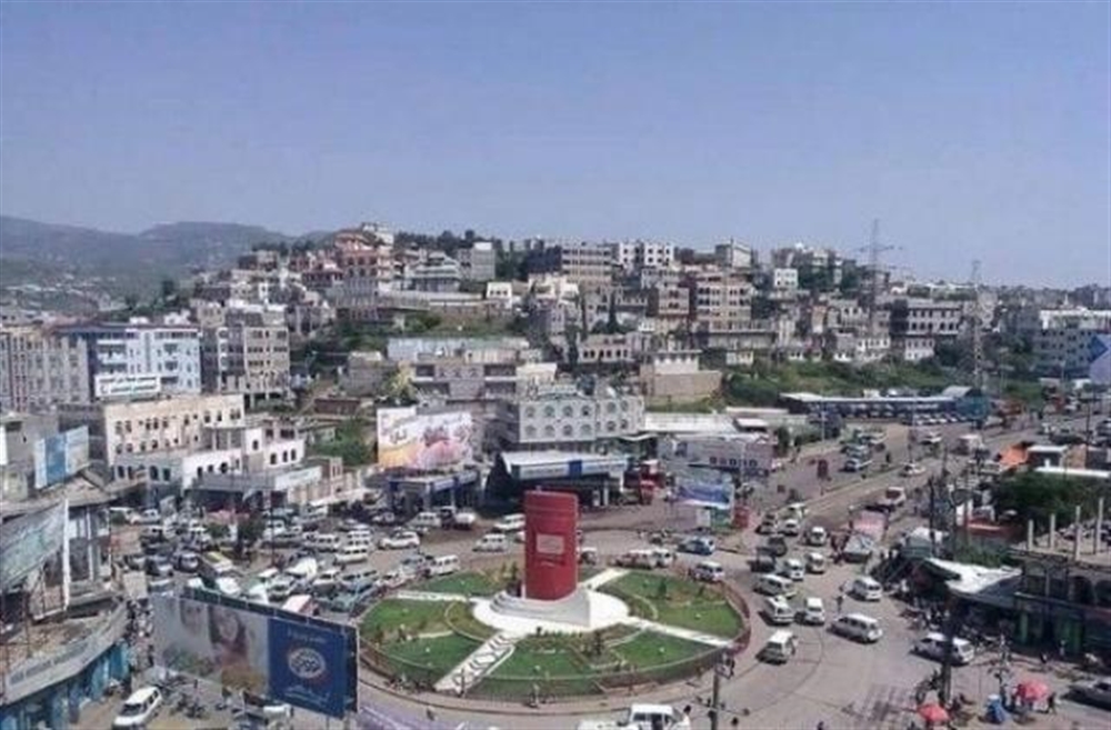 مشرف حوثي يقتل مواطنا دهسا بطقم في محافظة إب