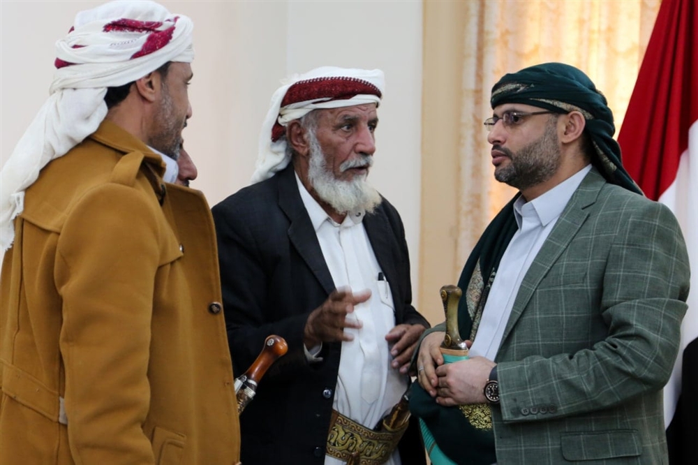 انشقاق نادر لشيخ قبلي من مأرب عن الحكومة ويلتحق بخدمة الحوثيين