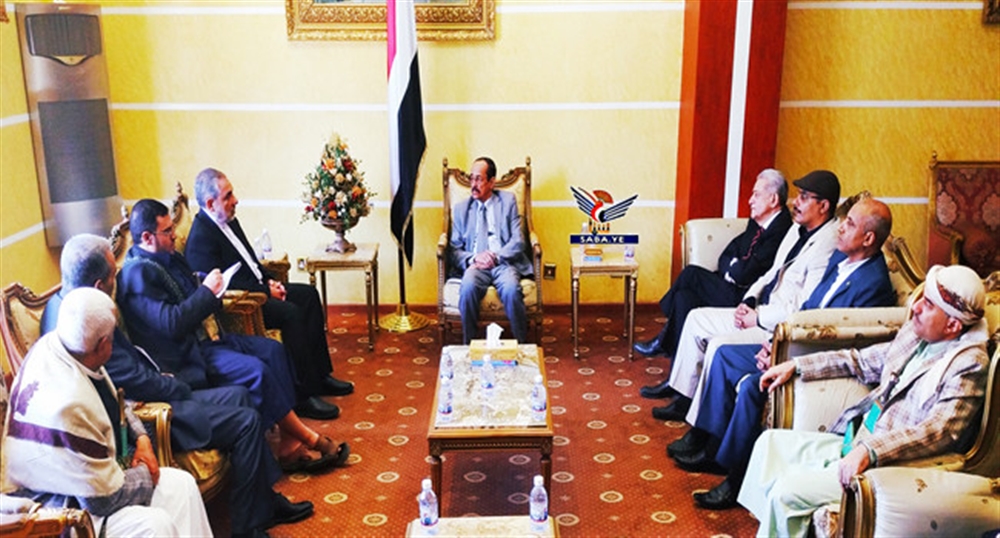 صراعات الأجنحة الحوثية تتصاعد.. إيقاف وزير المياه في مليشيا الحوثي نبيل الوزير