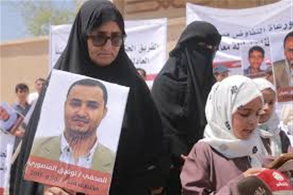 عضو وفد الحكومة في مفاوضات الأسرى: نستبدل المختطفين المدنيين بأسرى حرب حوثيين