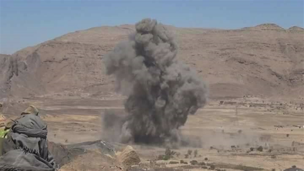 طيران التحالف يستهدف مخزن أسلحة وتعزيزات عسكرية للحوثيين في مأرب
