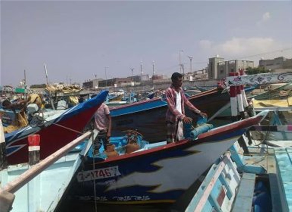 "المصائد السمكية" تحذر صيادي المهرة وربان السفن من كارثة محتملة