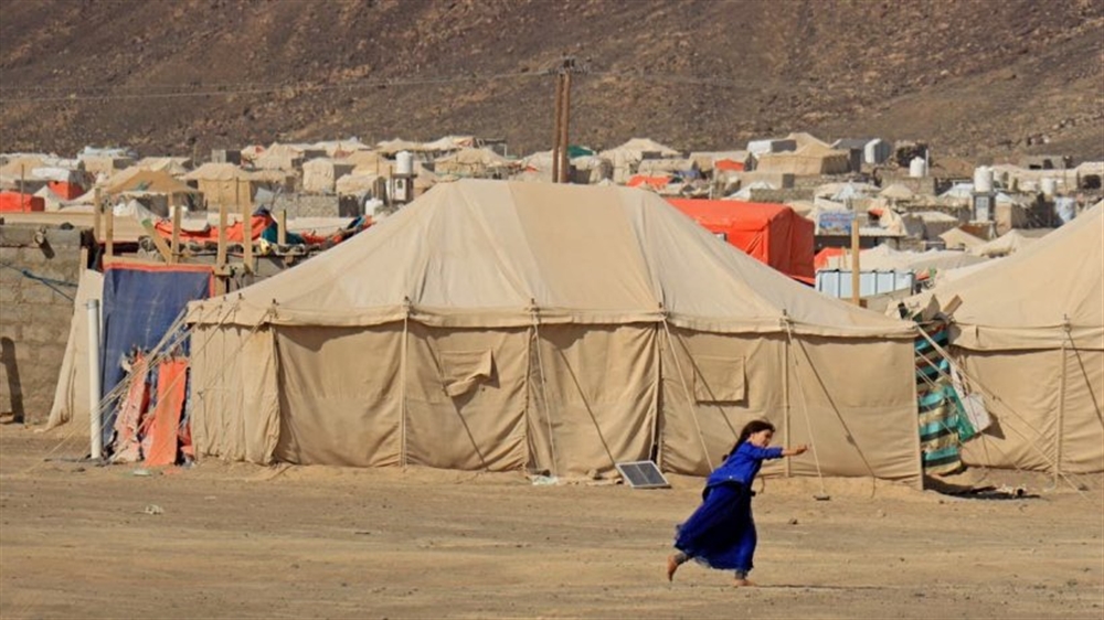 مأرب: نزوح 200 أسرة جراء قصف الحوثيين لمخيمات النازحين