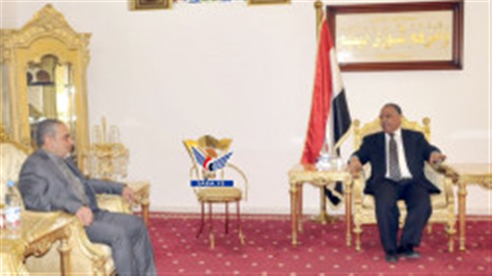 سفير إيران لدى مليشيا الحوثي يلتقي نواب الحوثي بعد أن التقى شورى الحوثي