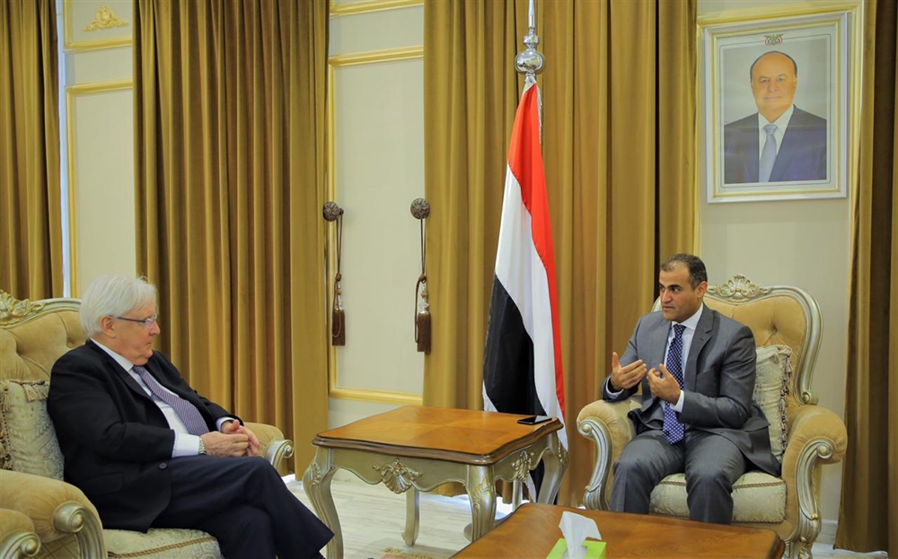 الحكومة تطلب من غريفيث الضغط على الحوثيين للسماح للخبراء بالوصول إلى خزان "صافر"