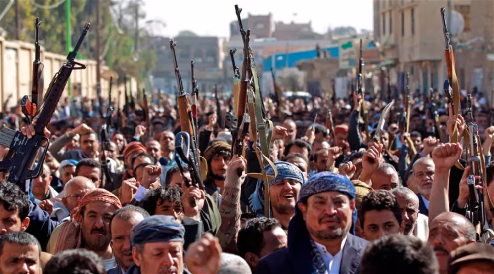 رفضا لتصنيفهم "منظمة إرهابية".. الحوثيون يتظاهرون في صنعاء ويهددون بالرد على العقوبات الأمريكية