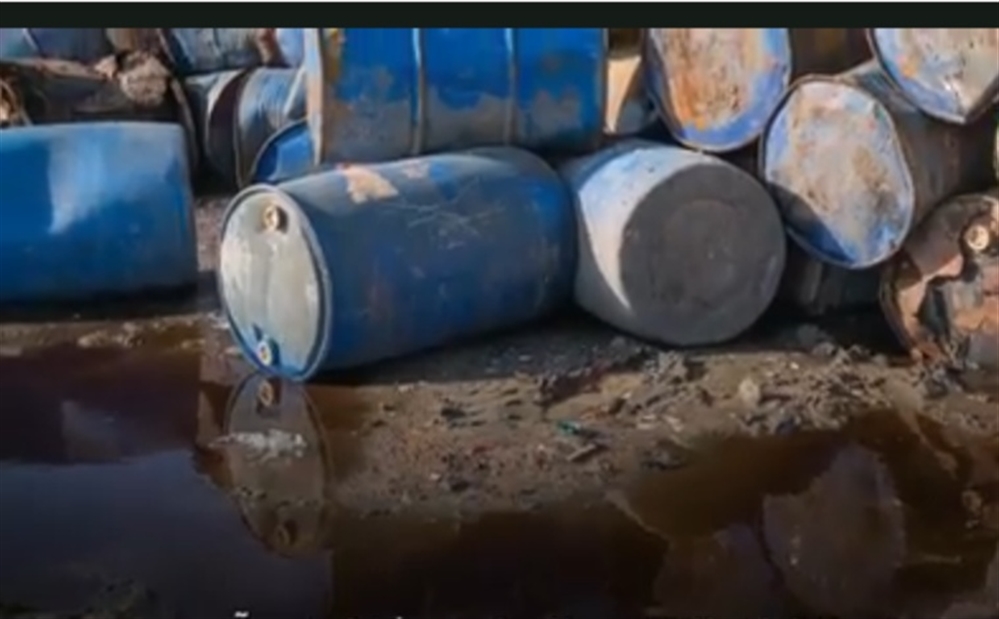 تجاهل السلطات فاقم المشكلة... تحقيق صحفي يكشف عن آثار مدمرة للتلوث النفطي بمارب وشبوة