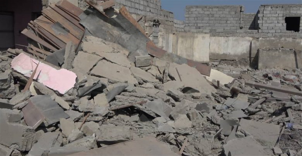 قصف صاروخي للحوثيين يدمر 5 منازل في الحديدة