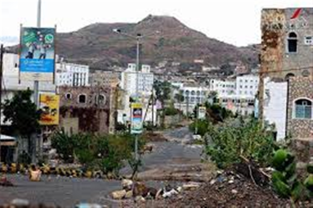 مصدر عسكري : احتدام المعارك بين الجيش والحوثيين شرقي مدينة تعز