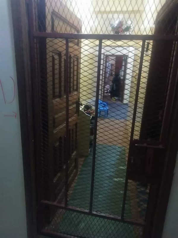 في صنعاء ..مؤجر يسجن أسرة المستأجر داخل شقة