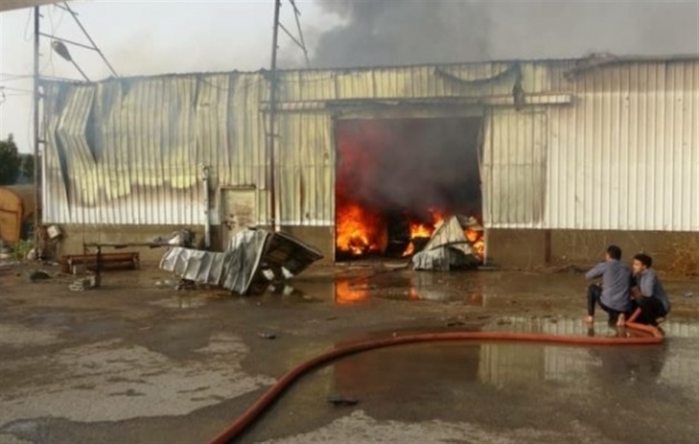 الحديدة: حريق بمصنع إخوان ثابت جراء قصف حوثي