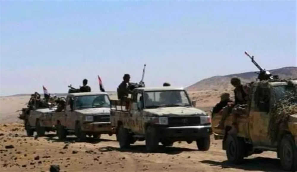الجيش يستعيد مواقع في "عين" شبوة ومقتل مسئول محلي بارز بمارب خلال المعارك