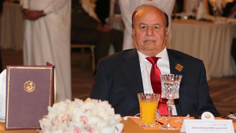 وزير سابق مناهض لسياسات التحالف يدعو هادي لتقديم استقالته