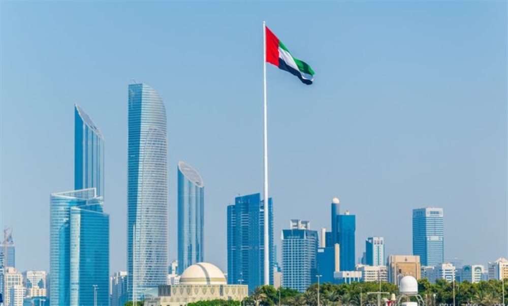 الإمارات: مقتل ثلاثة في انفجار وحريق في صهاريج محروقات إثر هجوم يعتقد أنه بطائرات مسيرة