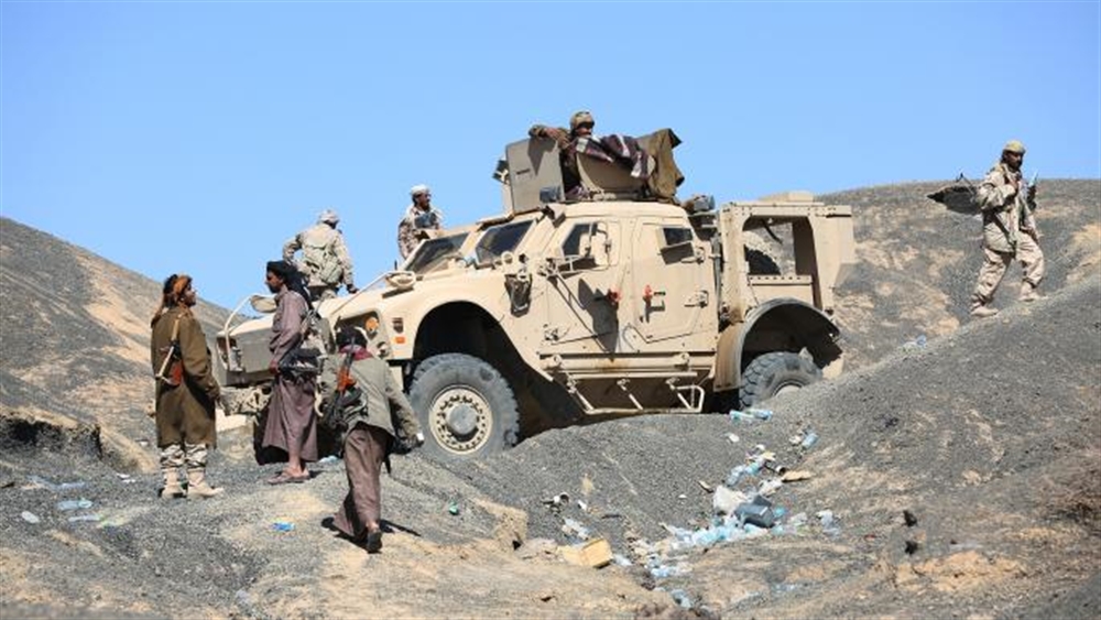 القوات الحكومية: مقتل وإصابة 4 جنود بنيران الحوثيين
